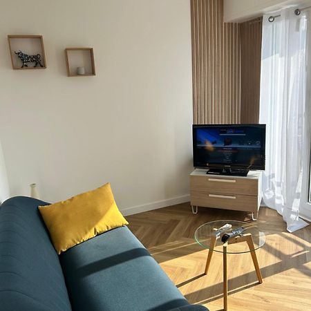 Agreable Studio Chantilly Avec Balcon Et Parking Securise Pau Esterno foto
