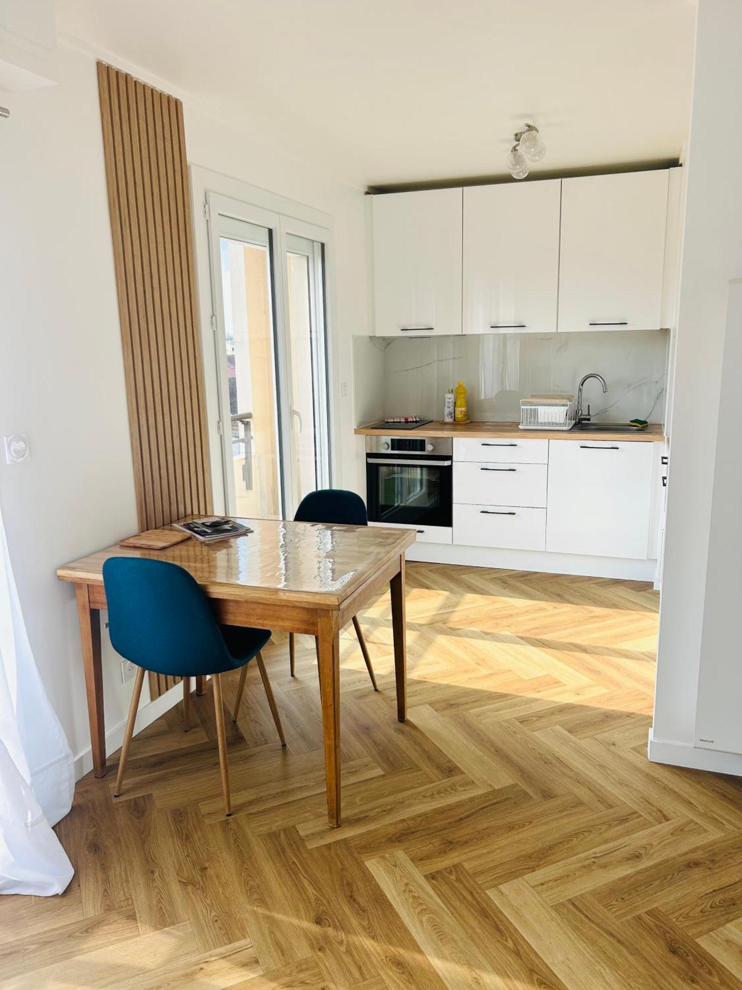 Agreable Studio Chantilly Avec Balcon Et Parking Securise Pau Esterno foto
