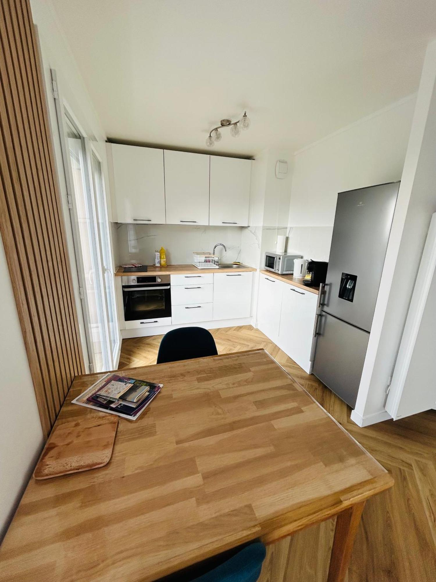 Agreable Studio Chantilly Avec Balcon Et Parking Securise Pau Esterno foto